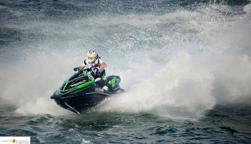 Doblete del navarro Juanma Cuevas en el Campeonato de España de Motonáutica